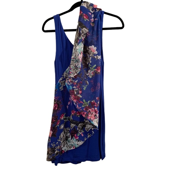 Bebe Asymmetrical Flutter Sleeve Printed Dress (M, Blue/Floral) - Picture 6 of 13